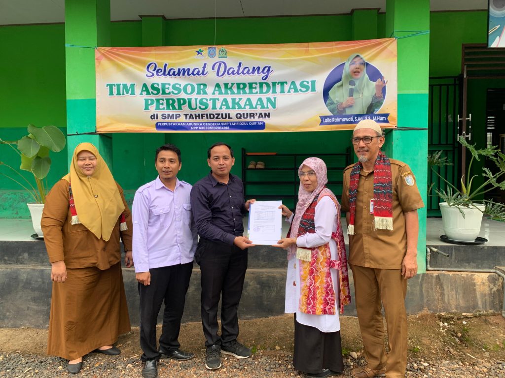 SMP TAHFIZHUL QUR'AN - PONDOK PESANTREN MODERN AN NAJAH CINDAI ALUS PUTRI - MARTAPURA - KALIMANTAN SELATAN