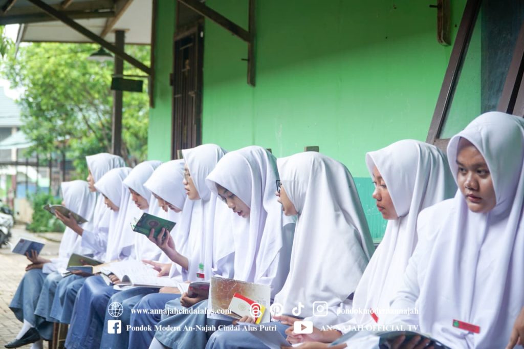 Pondok Pesantren Modern An Najah Cindai Alus Putri Martapura Kalimantan Selatan
