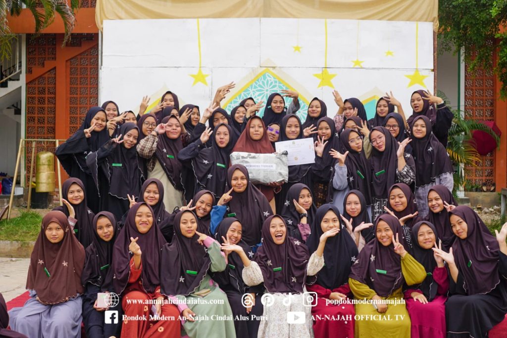 Pondok Pesantren Modern AnNajah Cindai Alus Putri Martapura Kalimantan Selatan